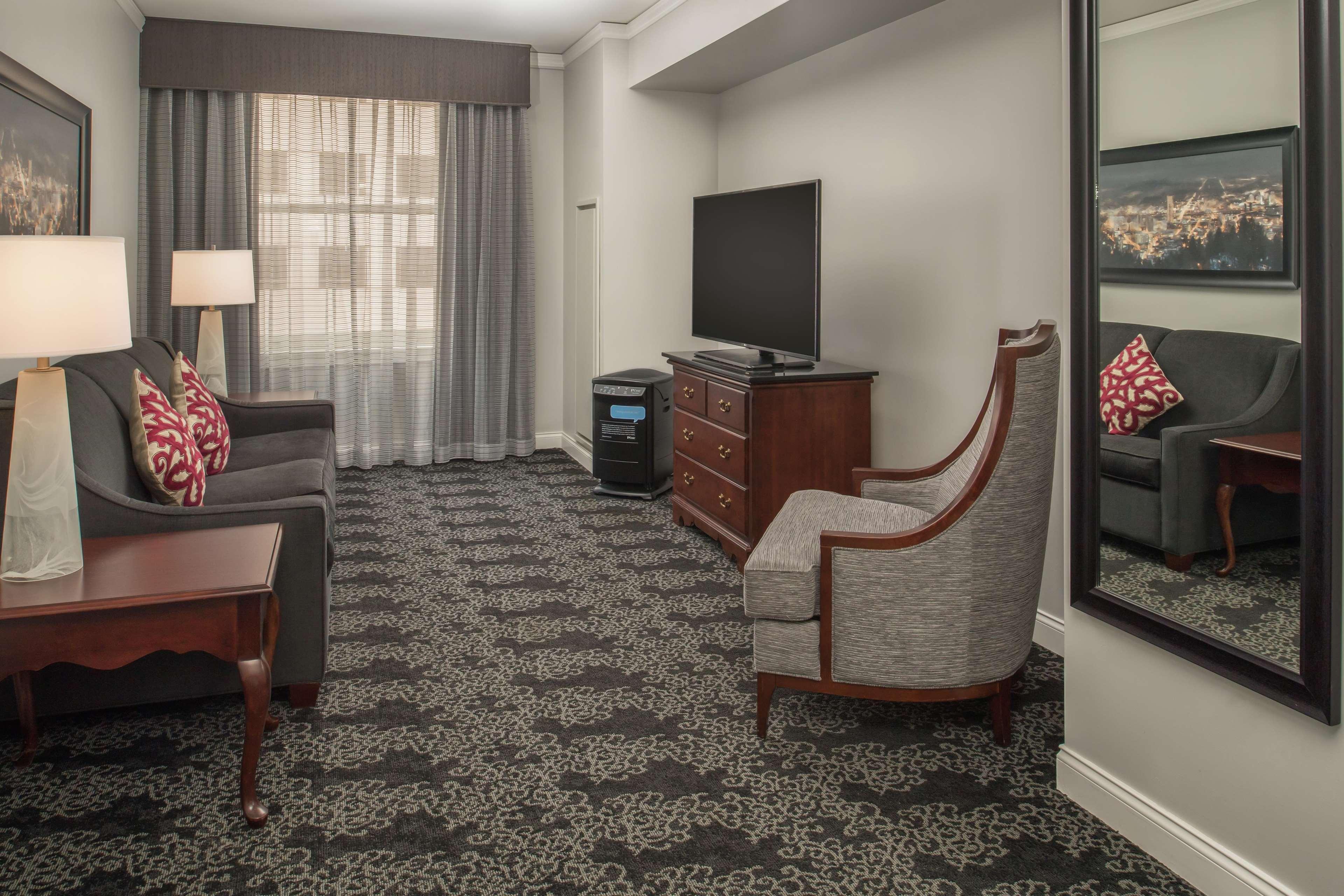 เอมบาสซี สวีท บาย ฮิลตัน พอร์ตแลนด์-ดาวน์ทาวน์ Hotel ภายนอก รูปภาพ