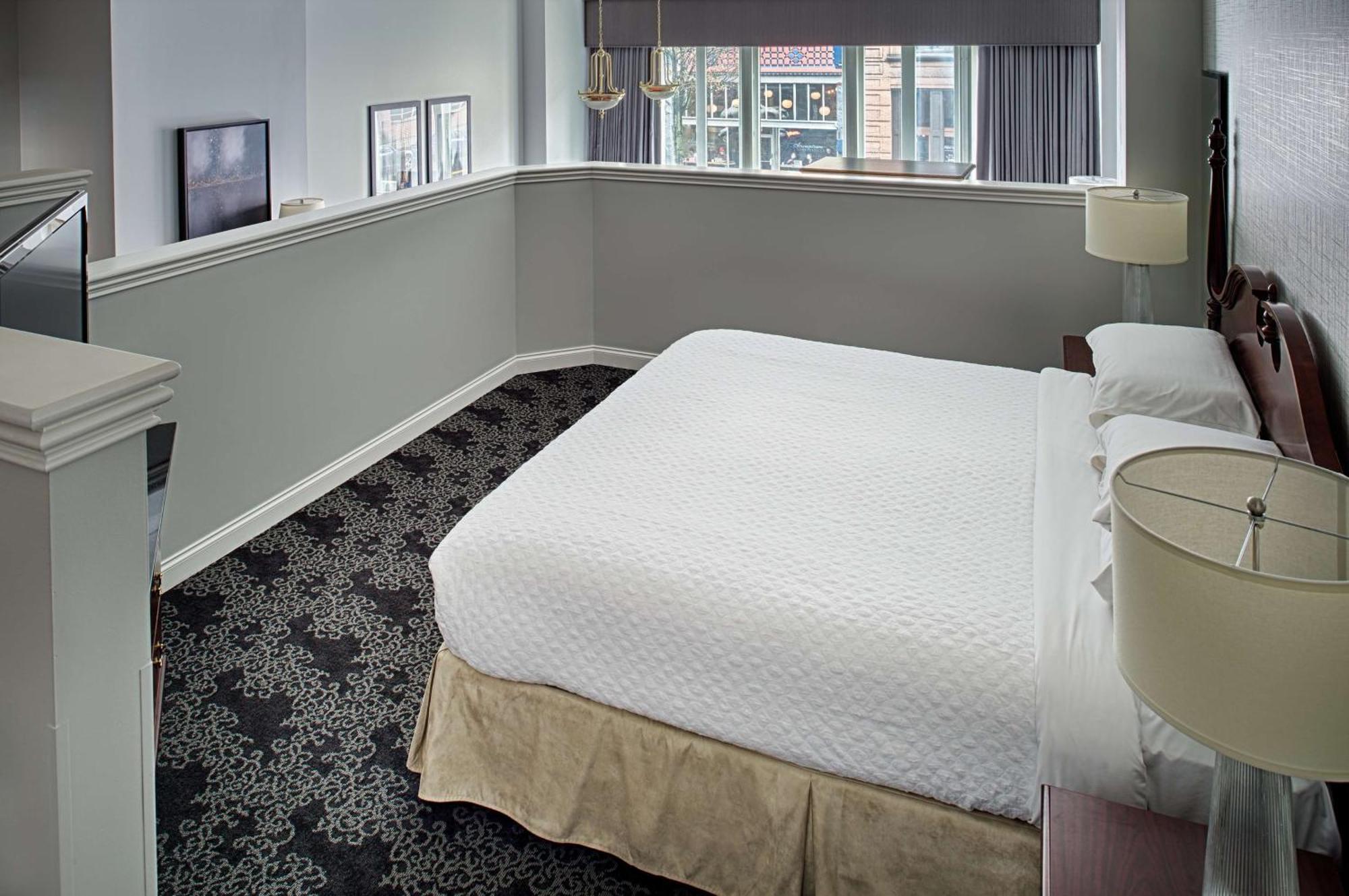 เอมบาสซี สวีท บาย ฮิลตัน พอร์ตแลนด์-ดาวน์ทาวน์ Hotel ภายนอก รูปภาพ
